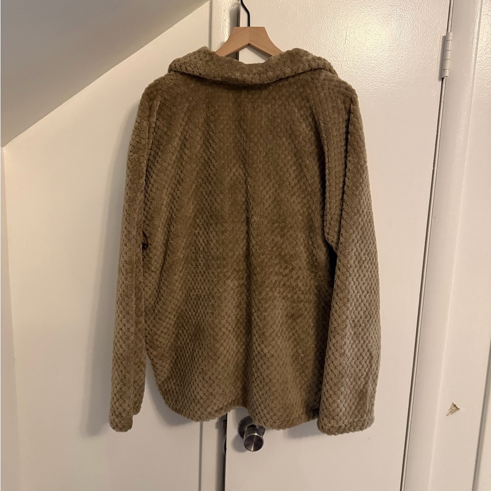 Jen&Co Fuzzy Jacket - Picture 4 of 4